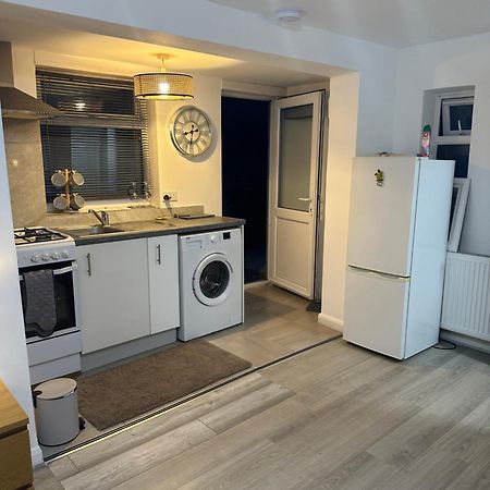 Stylish Studio Flat - Watford Junction - Harry Potter Extérieur photo