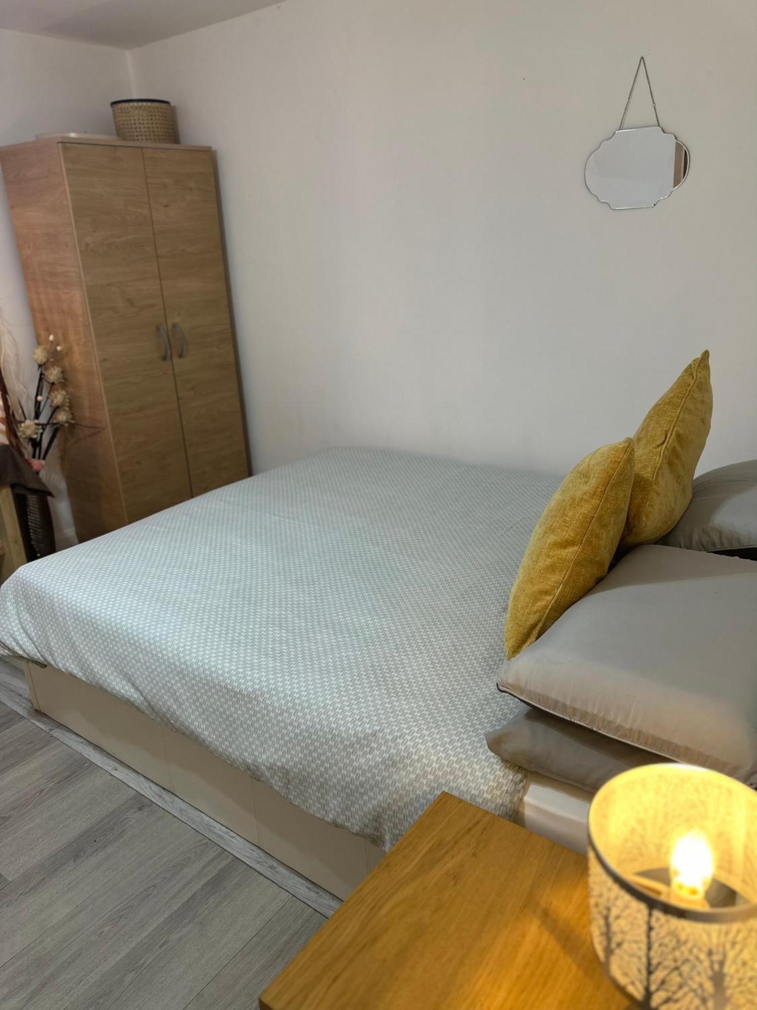 Stylish Studio Flat - Watford Junction - Harry Potter Extérieur photo