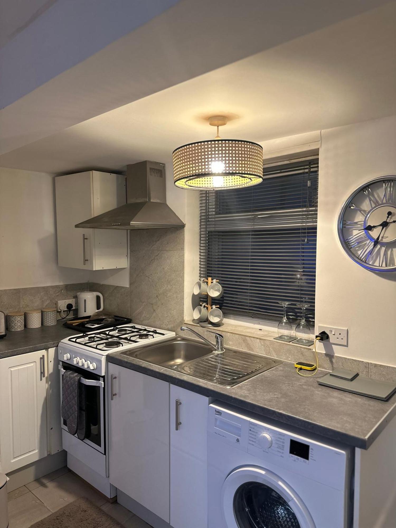 Stylish Studio Flat - Watford Junction - Harry Potter Extérieur photo